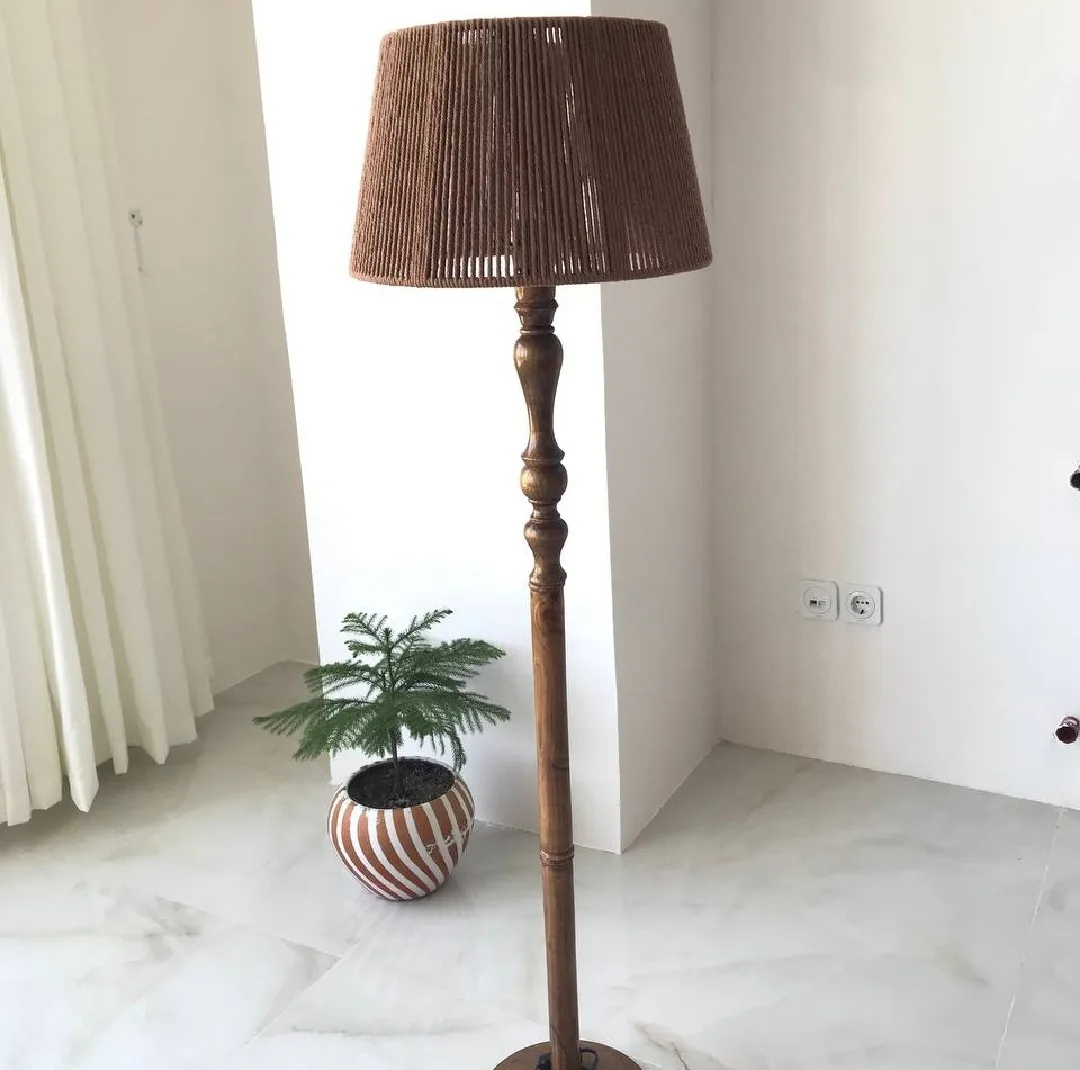 آباژور مدل ایستاده چوبی خراطی مکرومه کد FM-M