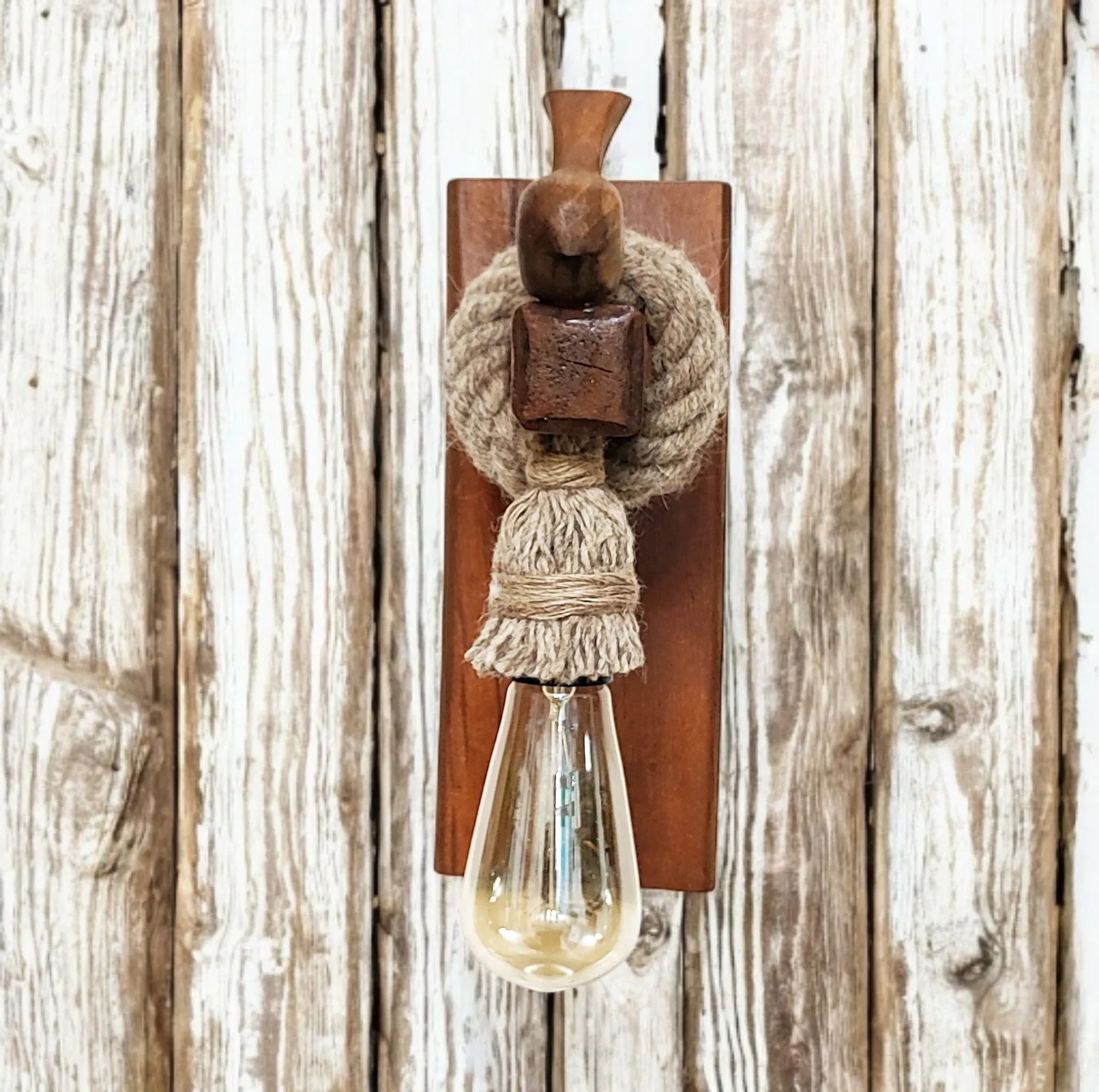 لوستر دیواری مدل چوب راش کد 06