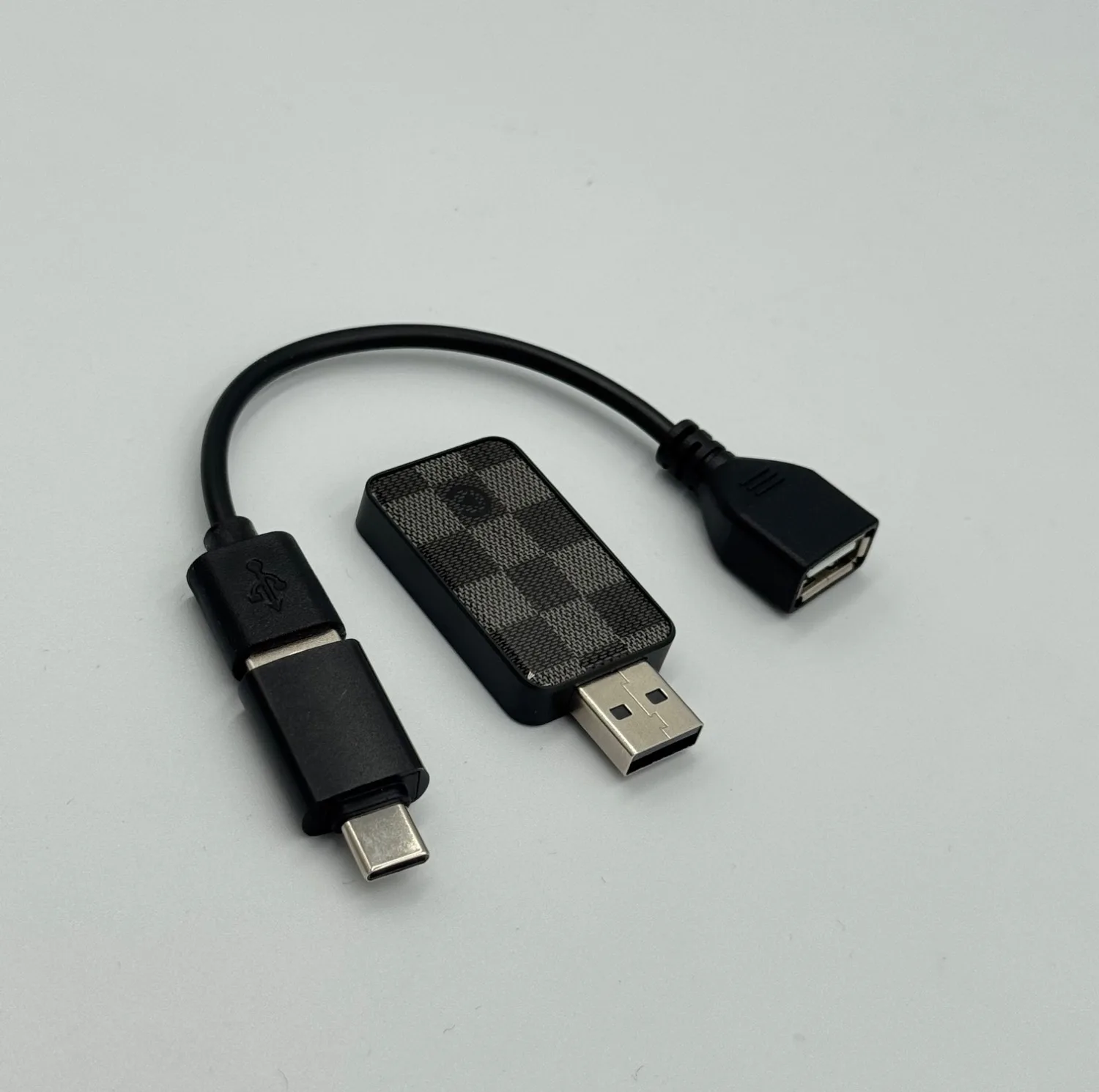 کارپلی و اندروید اتو مدل Wireless CarPlay/Android Auto به همراه مبدل USB به USB-C و کابل افزایش طول USB