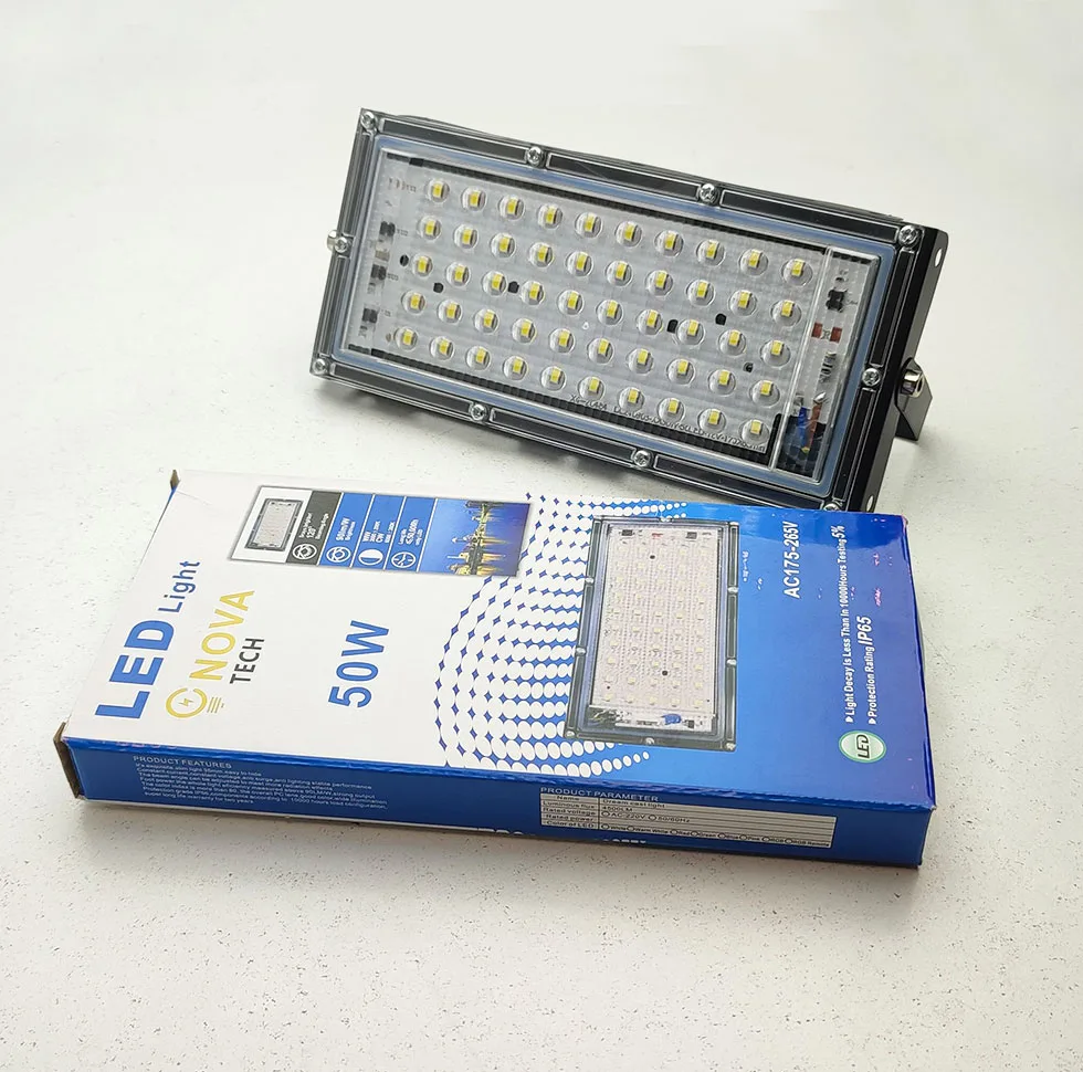 پروژکتور ال ای دی 50 وات نوآتک مدل بیلبوردی IP65 بسته 2 عددی