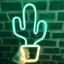 چراغ نئونی رومیزی و دیواری طرح کاکتوس