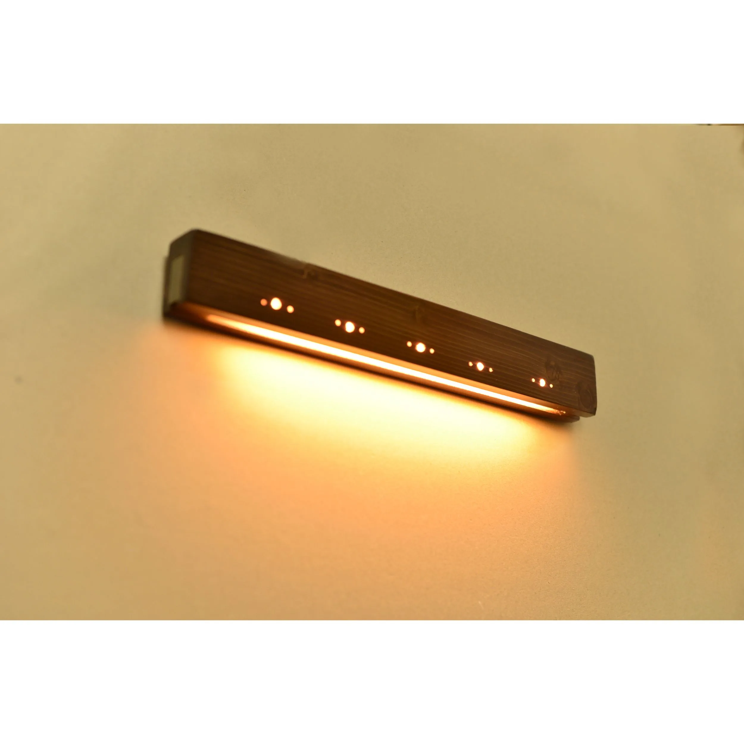چراغ دیواری مدل C2-37