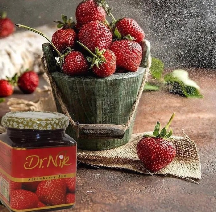 مربای توت فرنگی دکتر نیک - 300 گرم