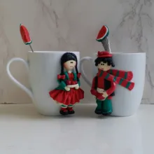 ماگ سرامیکی مدل شب یلدا کد L650 به همراه قاشق مجموعه 2 عددی