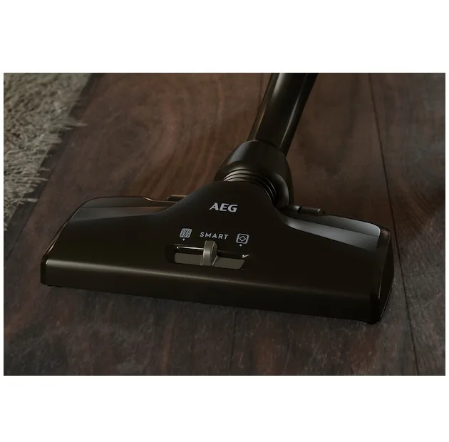 جاروبرقی 1800 وات آ ا گ مدل VX82-1-5DB