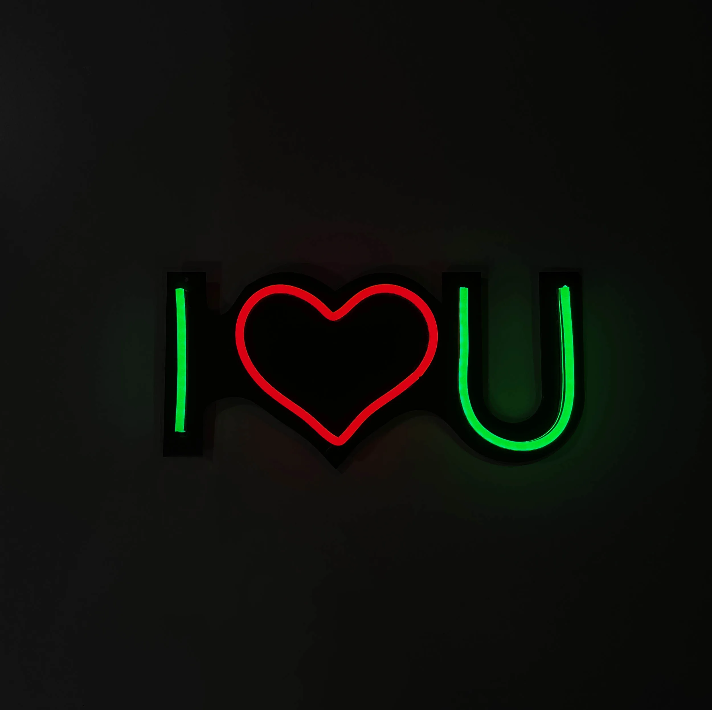 چراغ نئونی مدل i love u