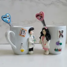 ماگ سرامیکی مدل پزشک داروساز کد L676 به همراه قاشق مجموعه 2 عددی