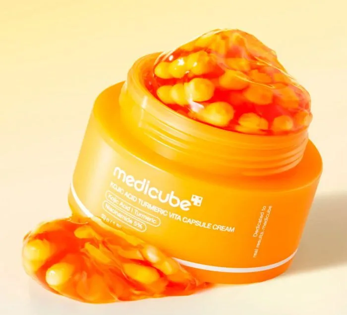 ژل کپسولی روشن کننده و ضد لک صورت مدی کیوب مدل Kojic Acid Turmeric وزن 53 گرم