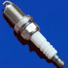 شمع موتور خودرو رنو مدل France+1 کد 102AC پایه کوتاه مناسب برای رنو داستر و مگان بسته ۴ عددی