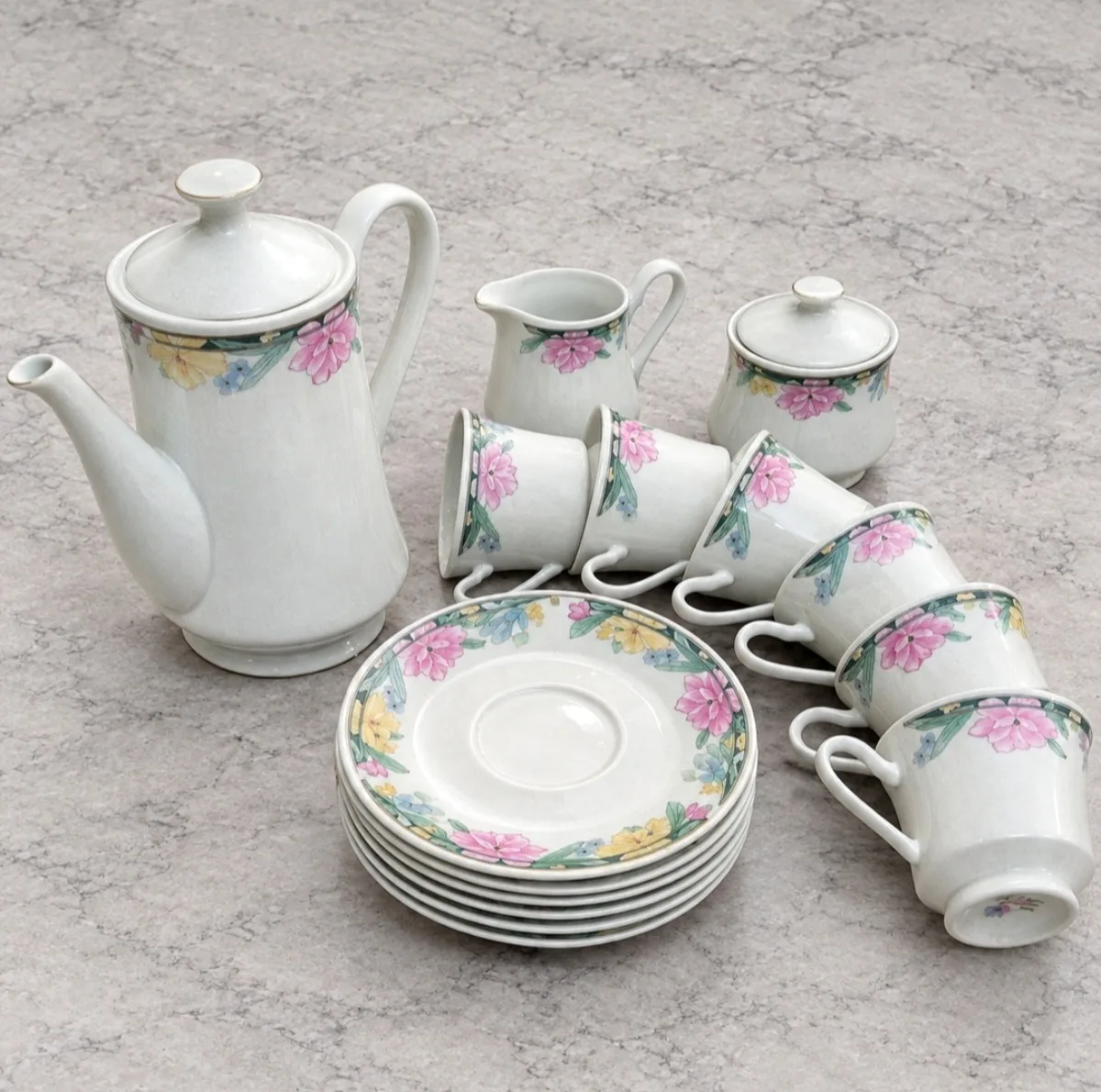 سرویس چای خوری ۱۷ پارچه ۶ نفره مدل گل رز کد ۱۲۱۵