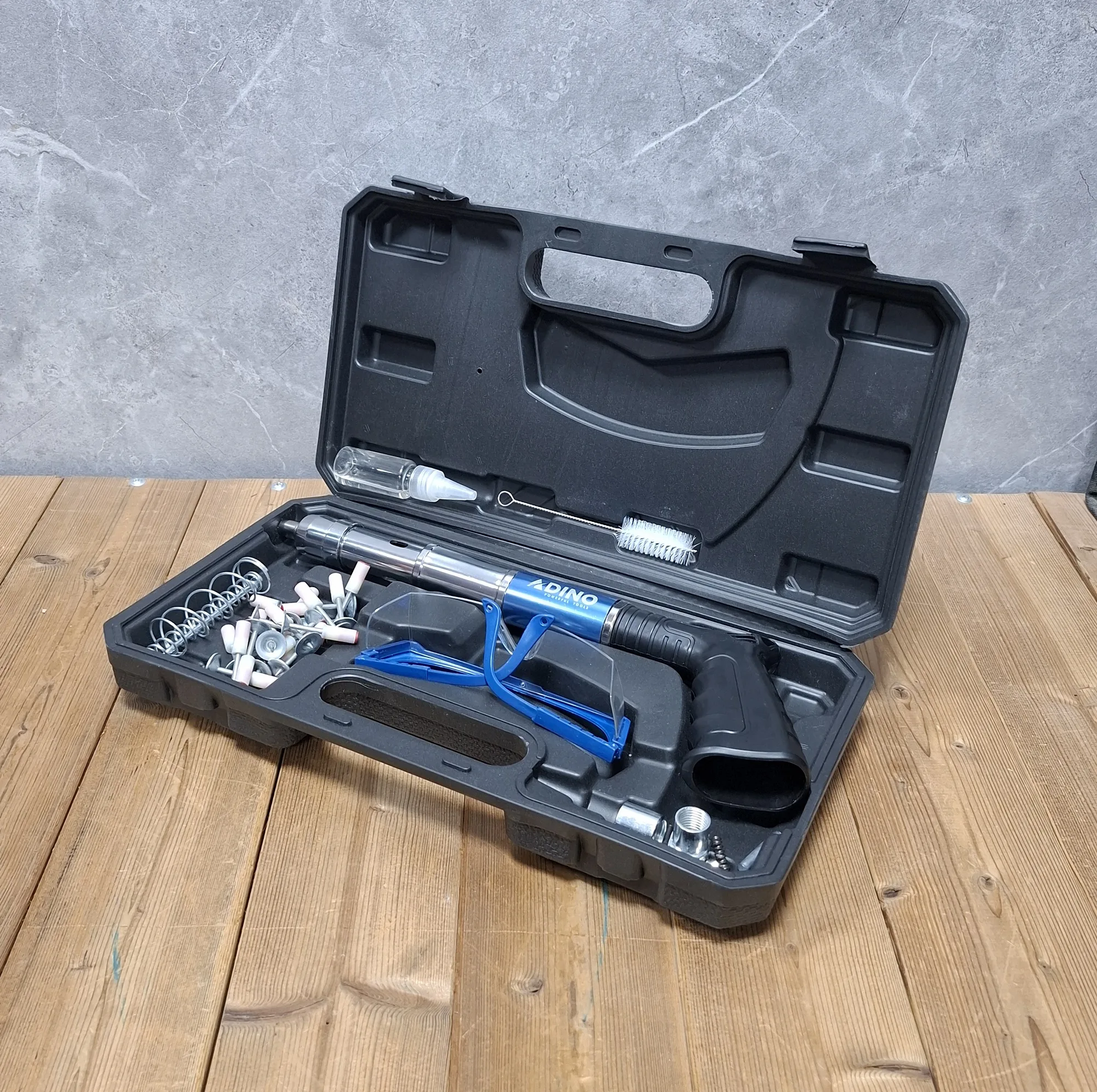 میخ کوب صنعتی دینو مدل 1120 سایز 20- 50 میلی متر به همراه 20 عدد میخ چاشنی مجموعه 30 عددی