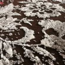 فرش ماشینی زمرد مشهد طرح P014 زمینه قهوه ای