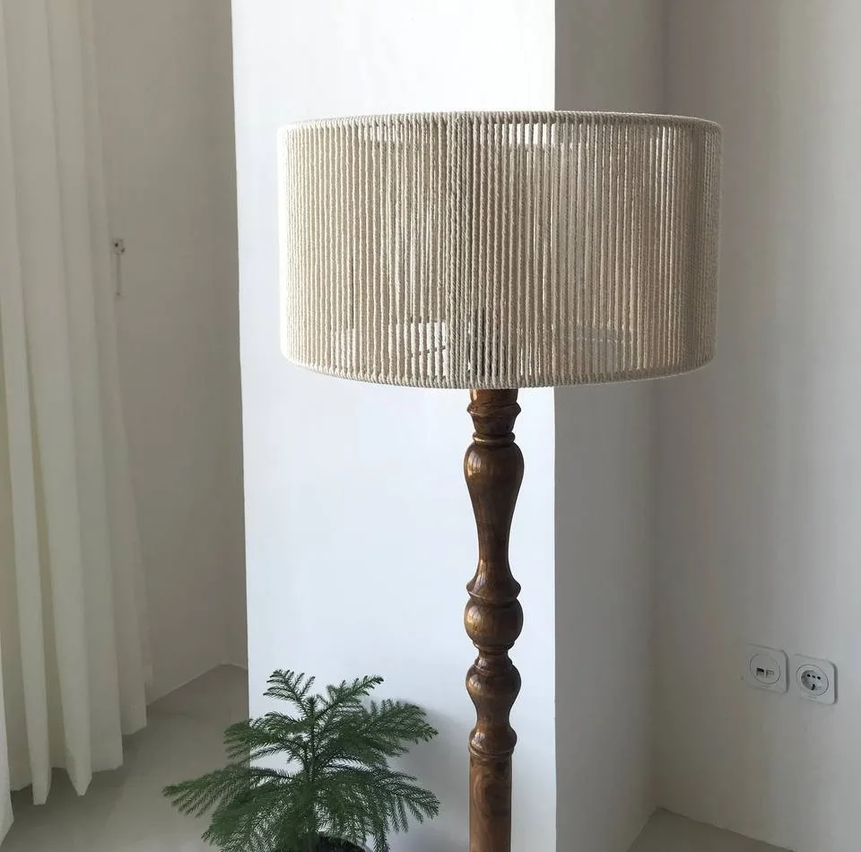 آباژور مدل ایستاده چوبی خراطی مکرومه کد FO-M