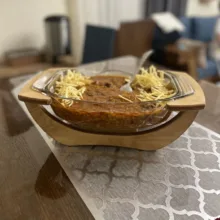 خورش‌خوری شیشه‌ای وارمر‌دار کد 330 با پایه پلی‌وود ضدآب، مناسب سرو خورشت، سوپ و آش، قابلیت استفاده در مایکروویو