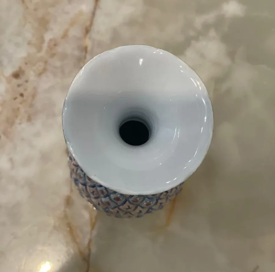 گلدان میناکاری اسماعیلی مدل خمره ای نقش برجسته کد 841159-5