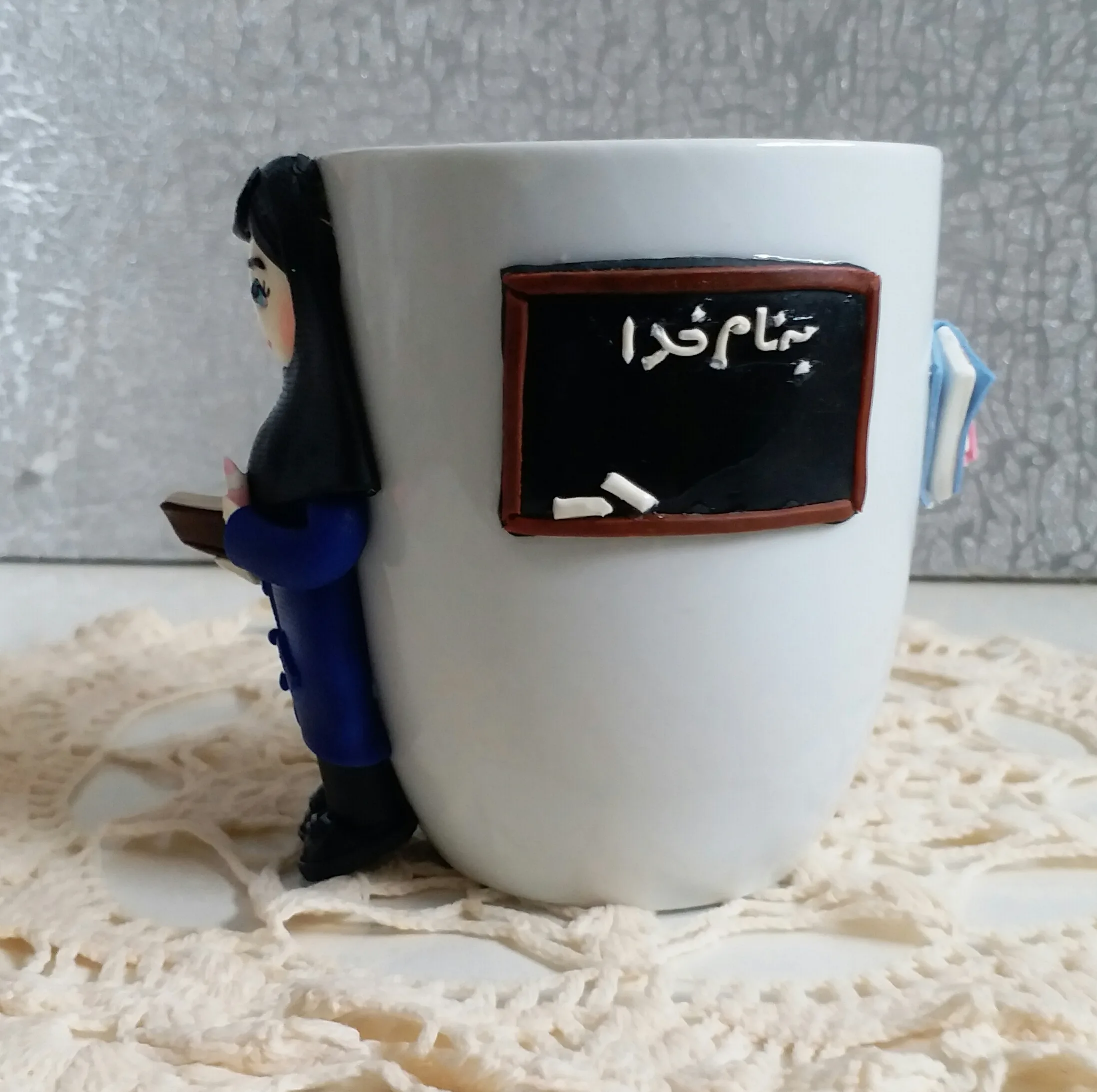 ماگ سرامیکی مدل دختر معلم کد 01045