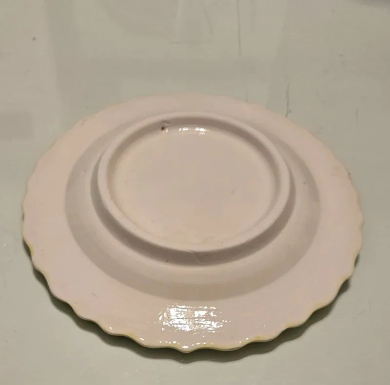 بشقاب میناکاری مدل نقش برجسته لب کنگره ای کد K181 بسته 6 عددی
