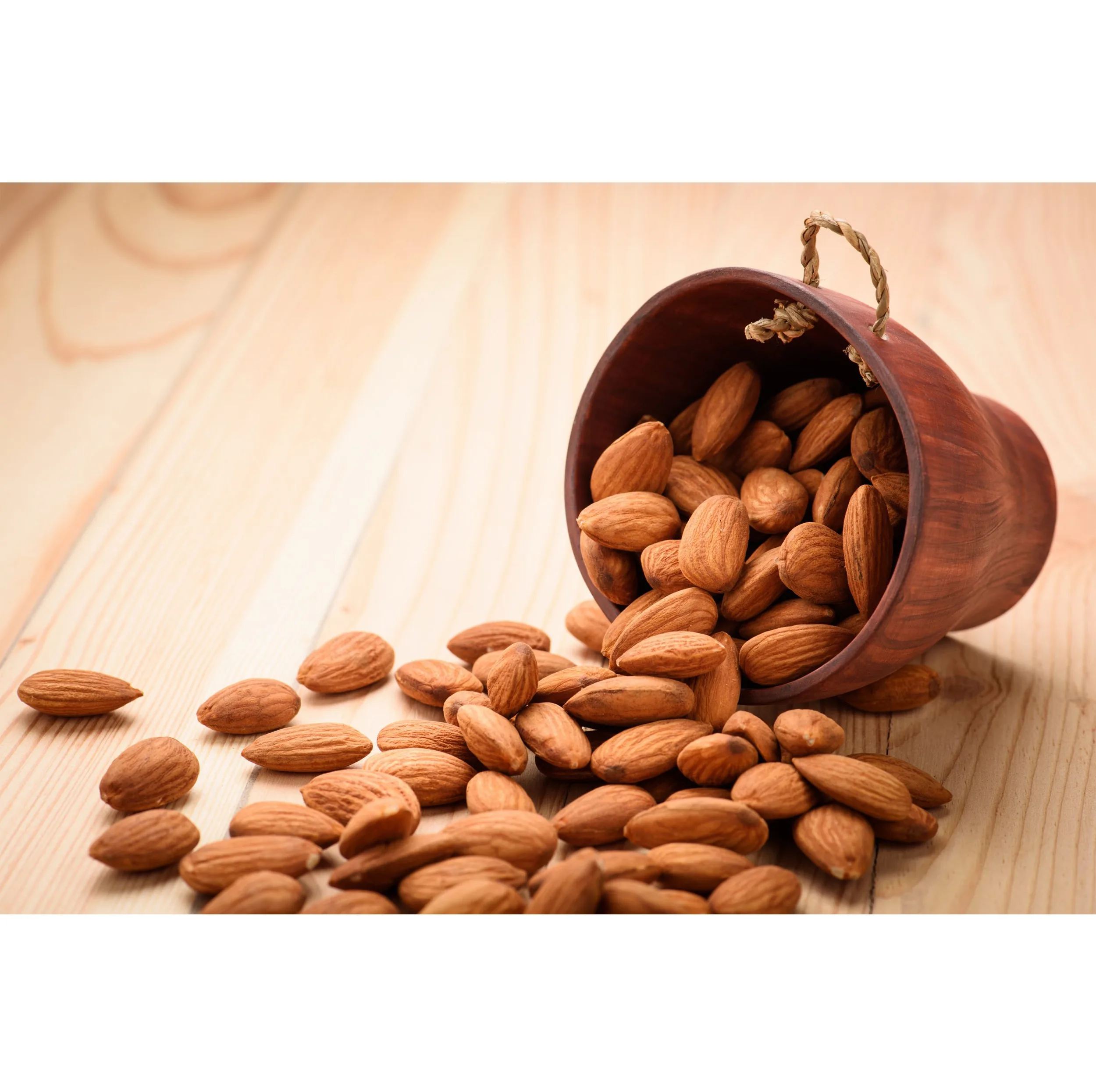 مغز بادام درختی نمکی دستچین کالا - 1000 گرم