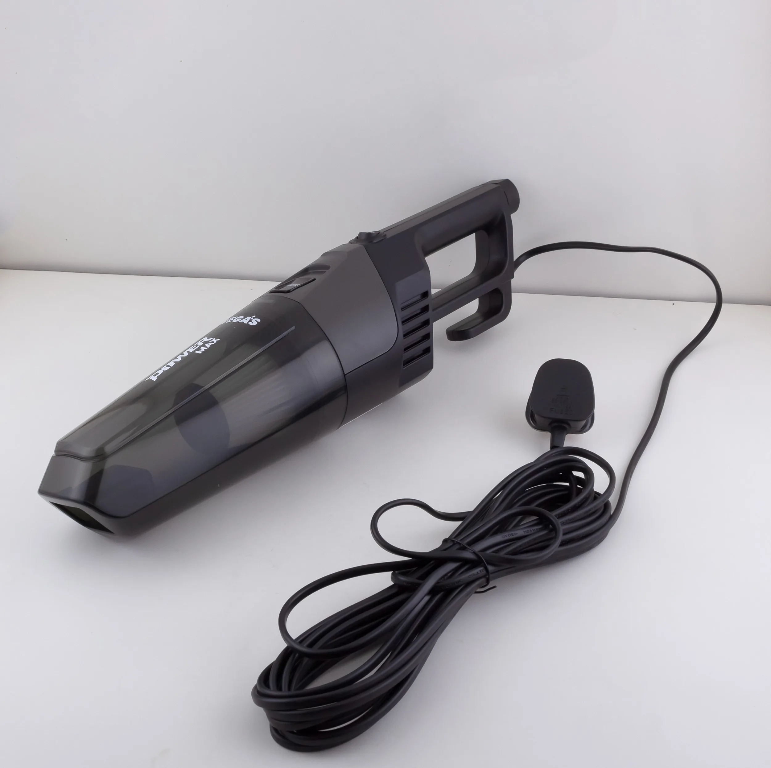 جاروبرقی مخزندار 750 وات وگاس مدل VVC-1325