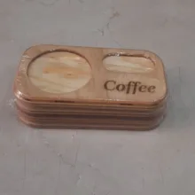 تخته سرو چوبی مستطیلی مدل coffee، بسته 4 عددی، ابعاد 16×10×3 سانتی‌متر، وزن 50 گرم، قابل شست‌وشو با دست
