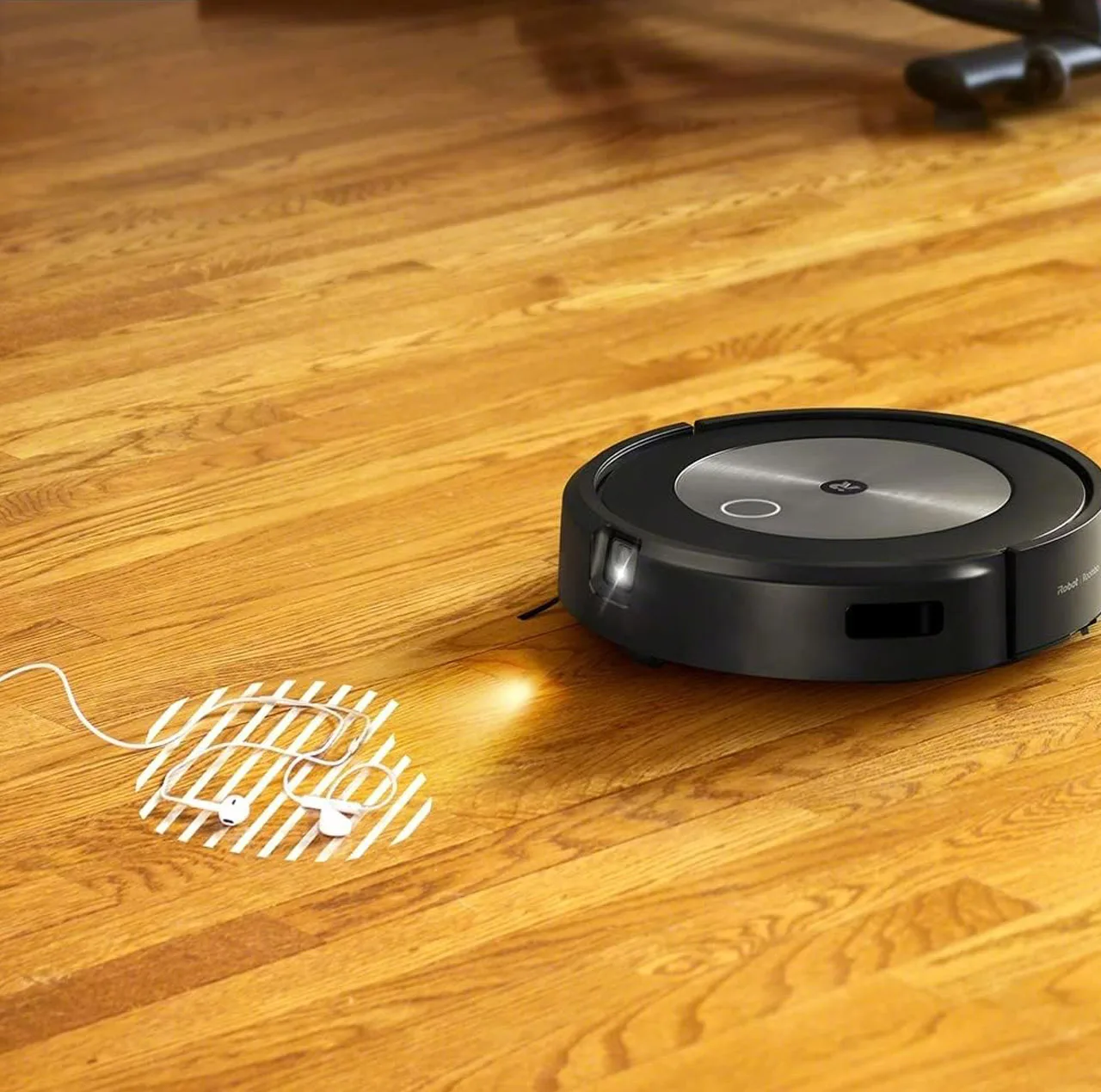 جارو رباتیک آیروبوت مدل Roomba® j7