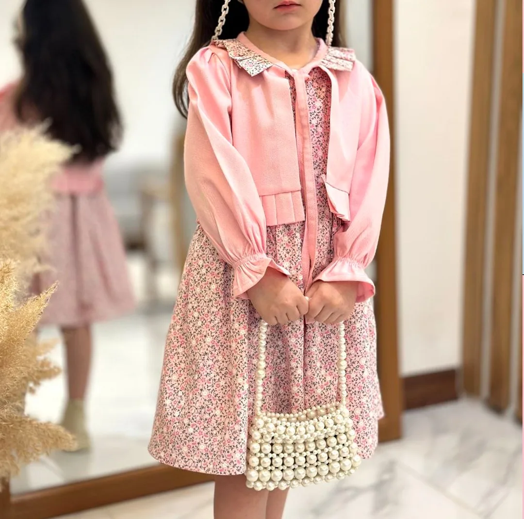 ست لباس دخترانه کت و سارافون کتان مدل گلدار دلوان