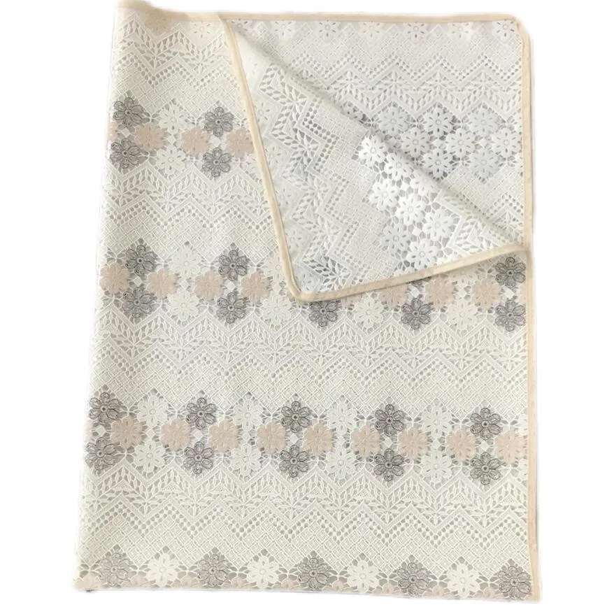 سفره 8 نفره مدل رویال طرح گیپور کد 01 سایز 140×140 سانتی متر
