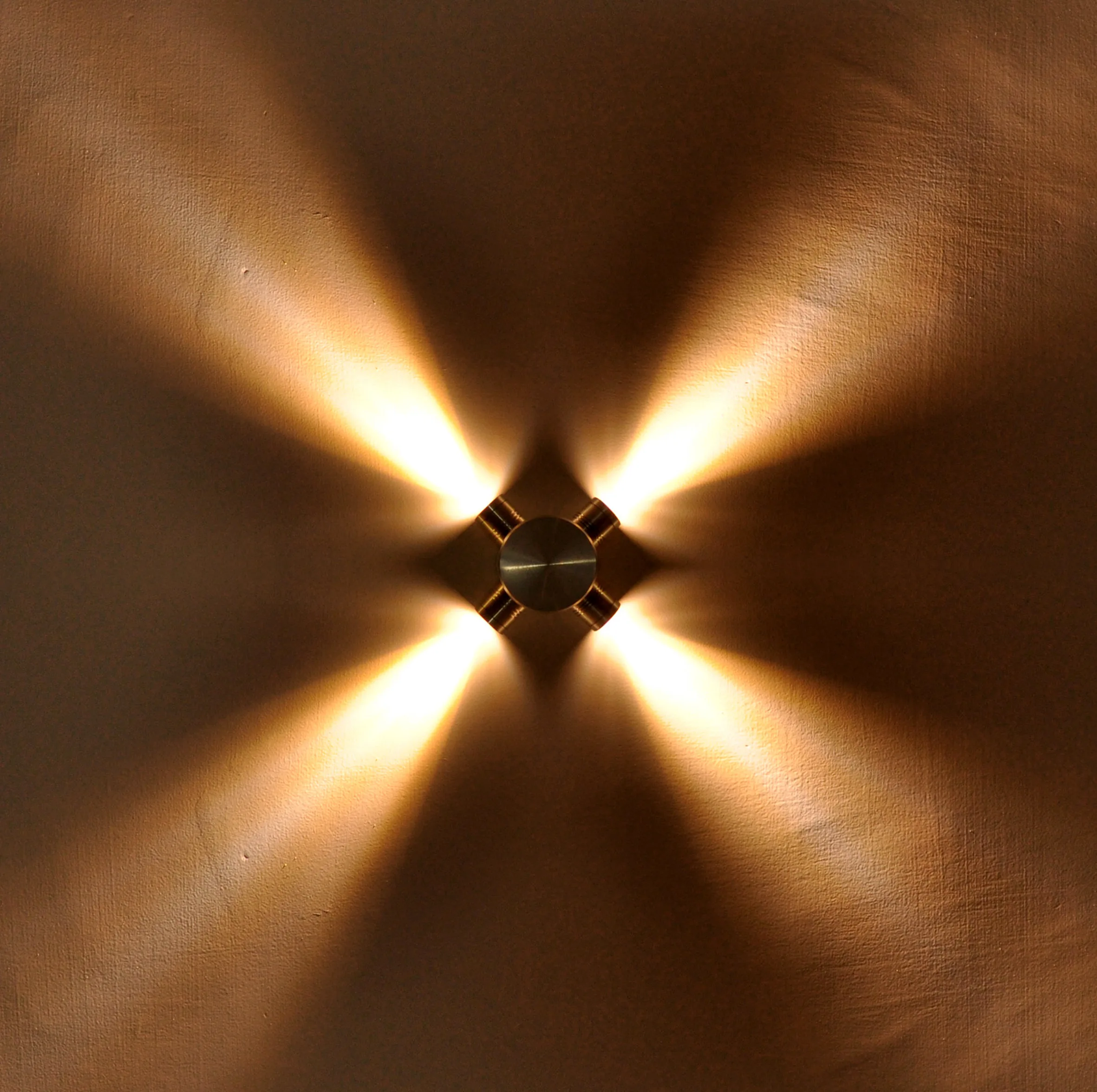 چراغ دیواری مدل چهار طرفه