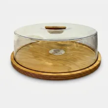 ظرف کیک چوبی تن تن مدل Raika با سینی قطر 32cm و درب طلقی شفاف با دسته چوبی، قابل شست‌وشو با دست