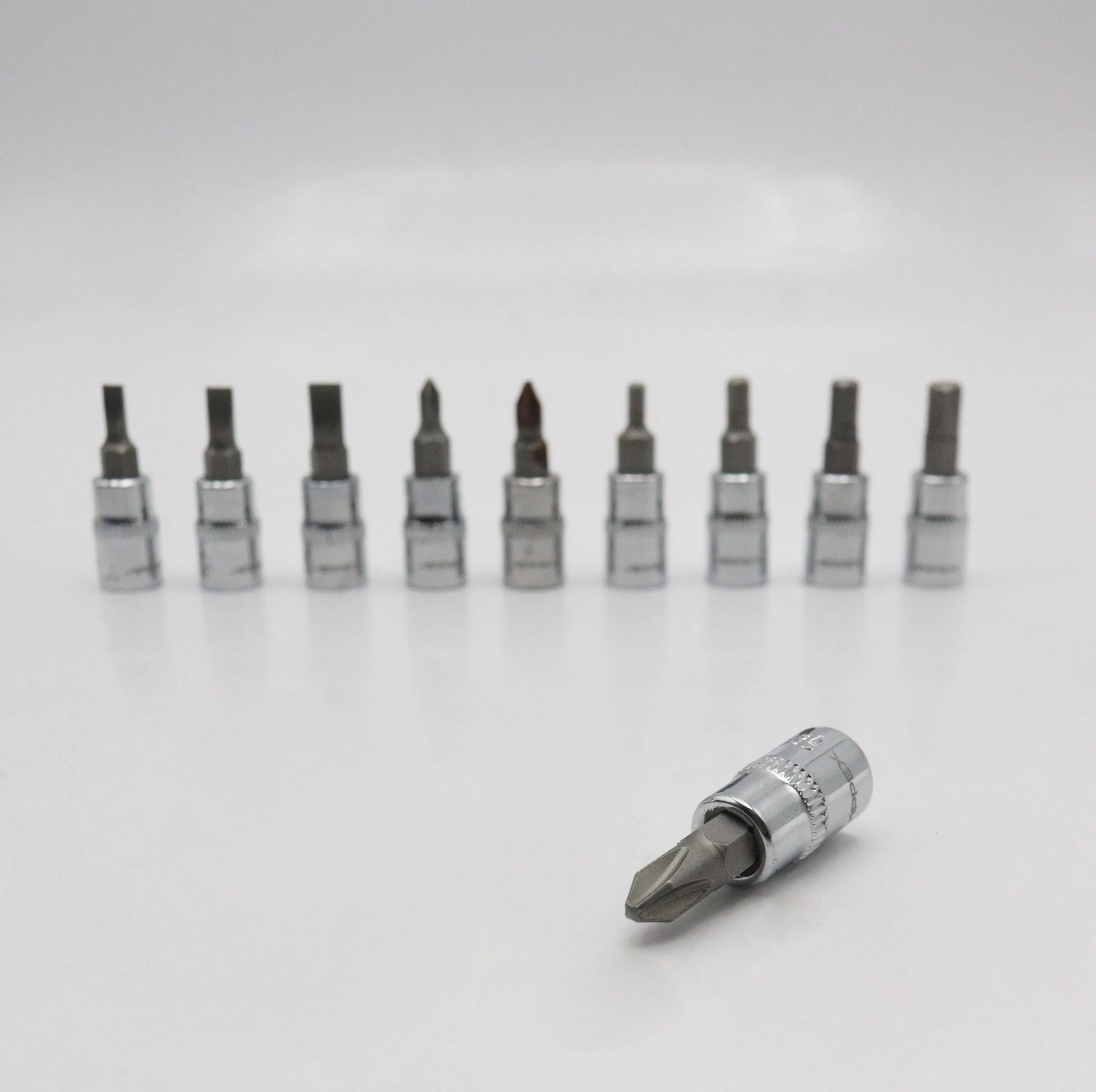 آچار بکس اپکس مدل YP-1/4DRIVE-APX-1530 مجموعه 30 عددی