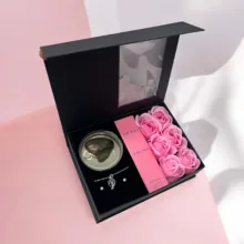 ست هدیه زنانه مروارید عشق همراه باکس گل صابونی کد 77