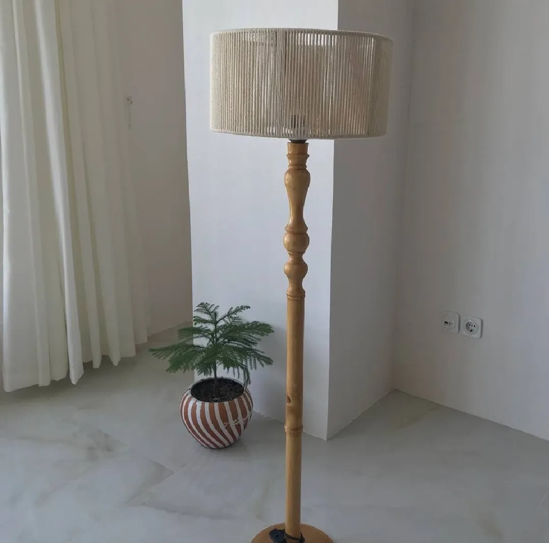 آباژور مدل ایستاده چوبی خراطی مکرومه کد AO-M