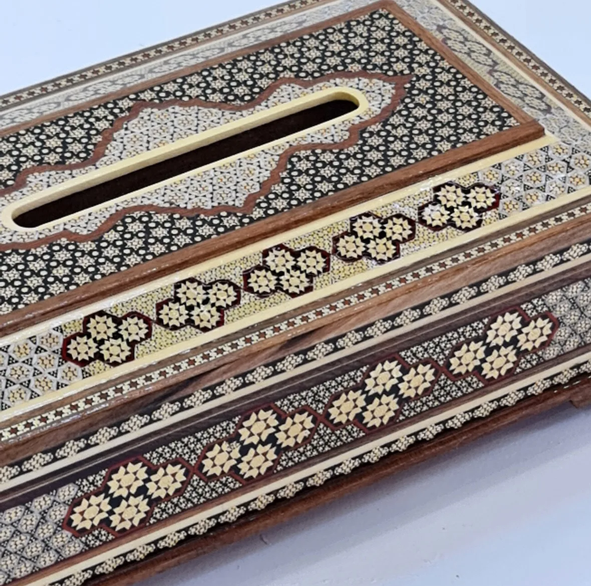 جعبه دستمال کاغذی خاتم کاری چوبی مدل کلبه ای لاله ای به همراه جعبه کارد و چنگال