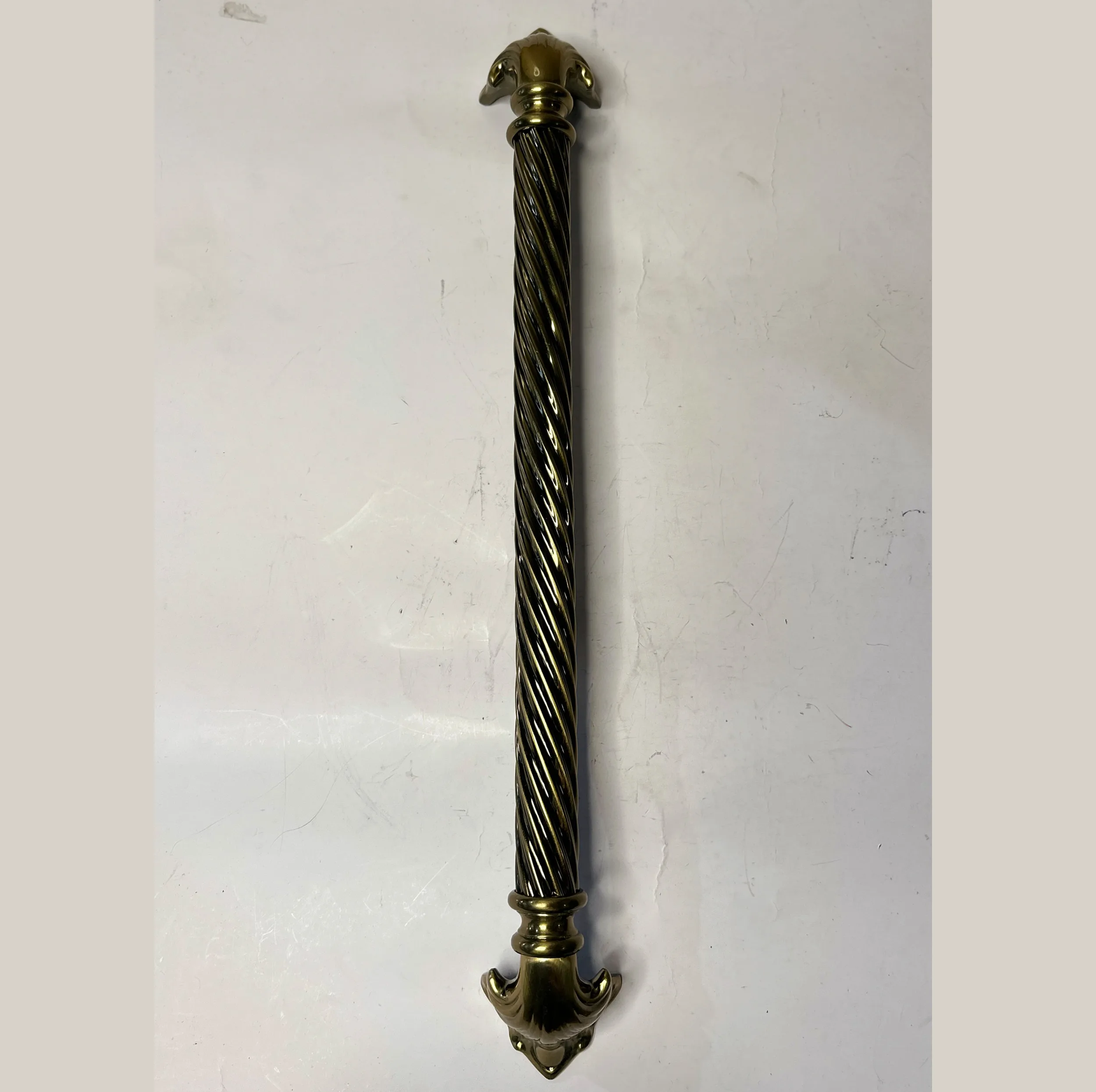 دستگیره حیاطی مهسان مدل Mahsan 101- AB- 600 کد A01319 مناسب برای درب ورودی