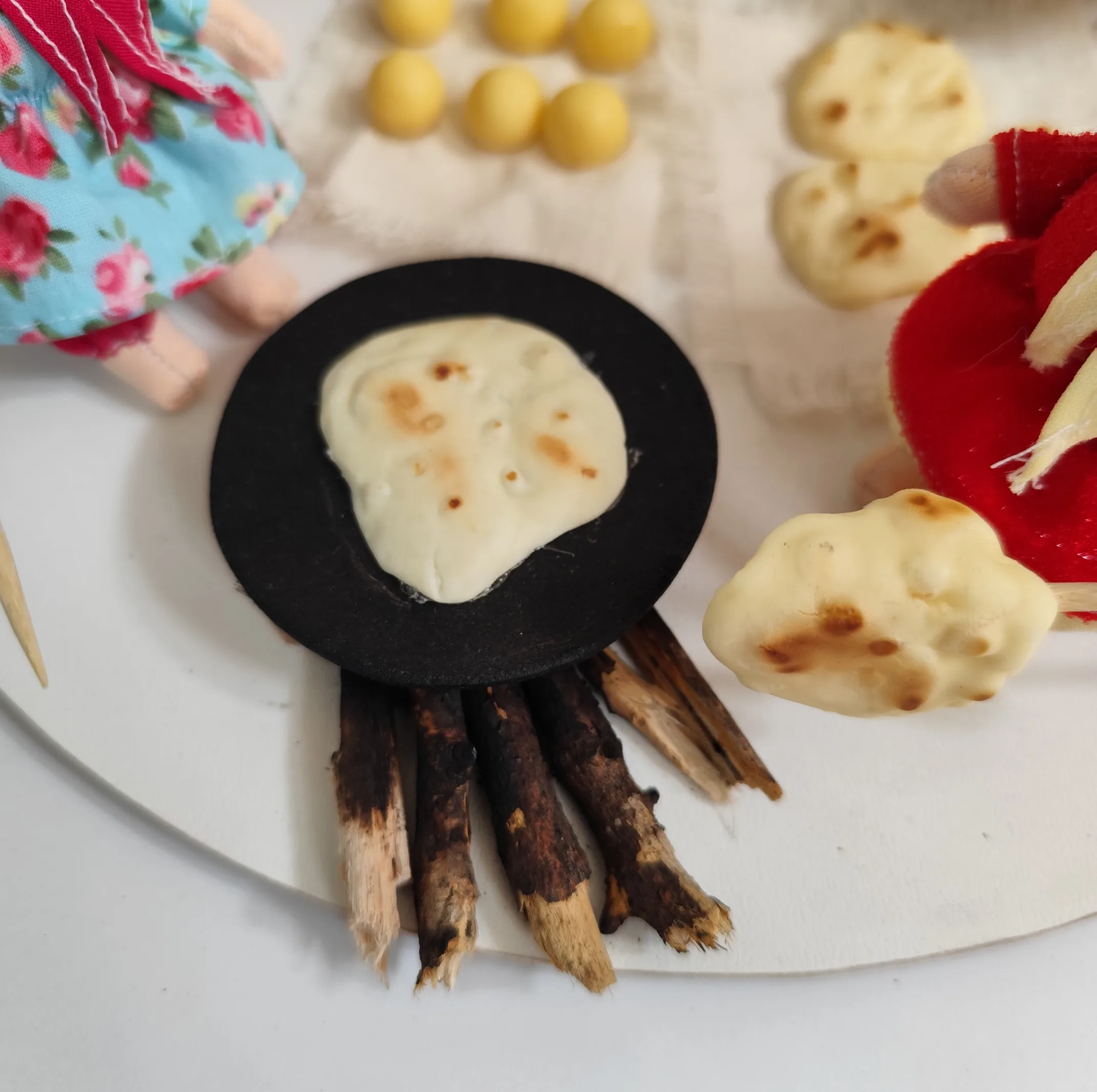 عروسک پارچه ای مدل نان پز ۵ نفره