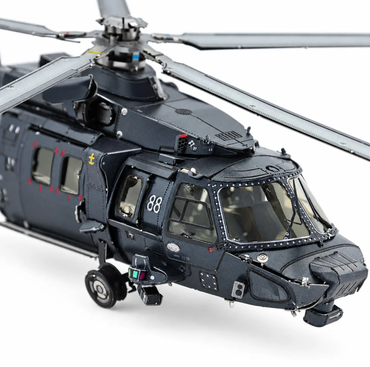 ساختنی 96 تکه آیرون استار مدل Armed Helicopter