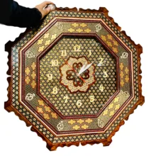 ساعت دیواری خاتم‌ کاری صنایع دستی فاخر مدل سلطنتی طرح زرگون کد PHQGldenDark_Cr50in30-3f3