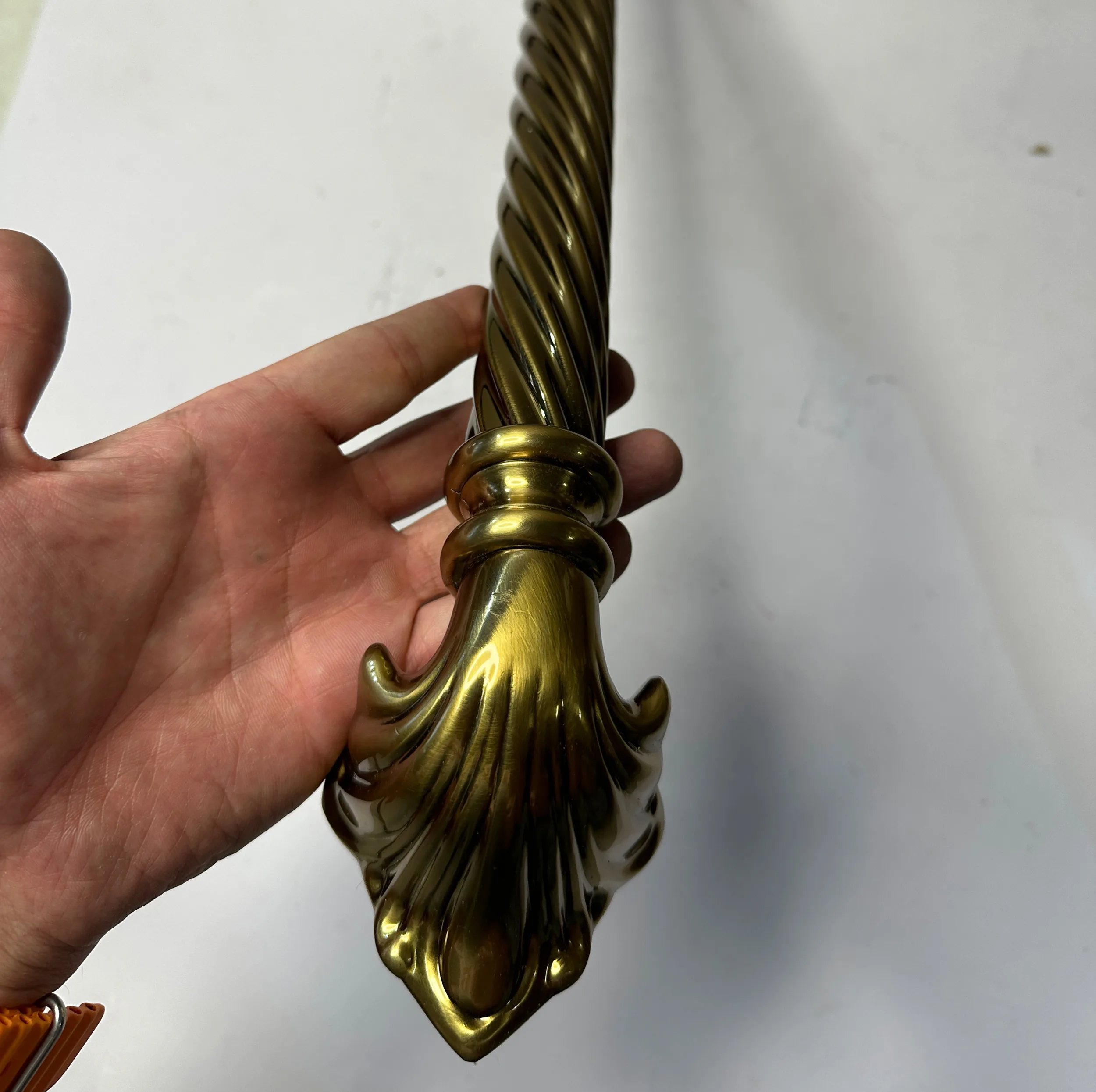 دستگیره حیاطی راست بازشو/چپ بازشو مهسان مدل Mahsan 101- AB- 700 کد A01321