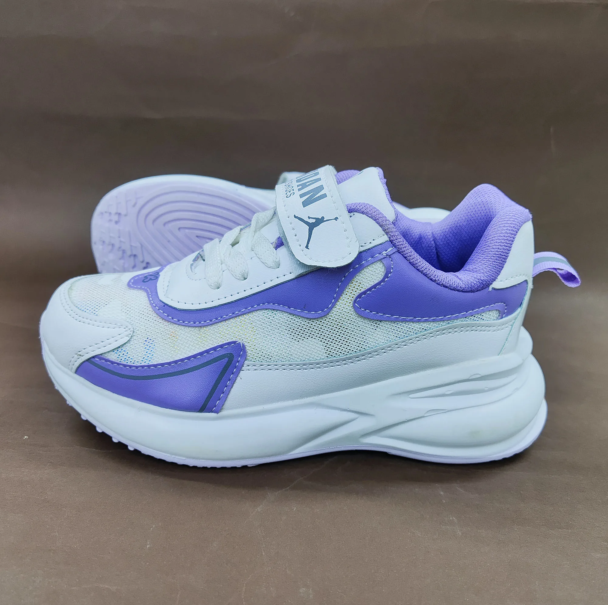 کفش پیادهروی بچگانه مدل 2026