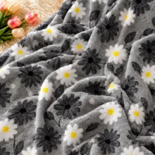 پتو مسافرتی 1 نفره مدل بابونه و شاخه سایز 160×220 سانتی‌متر