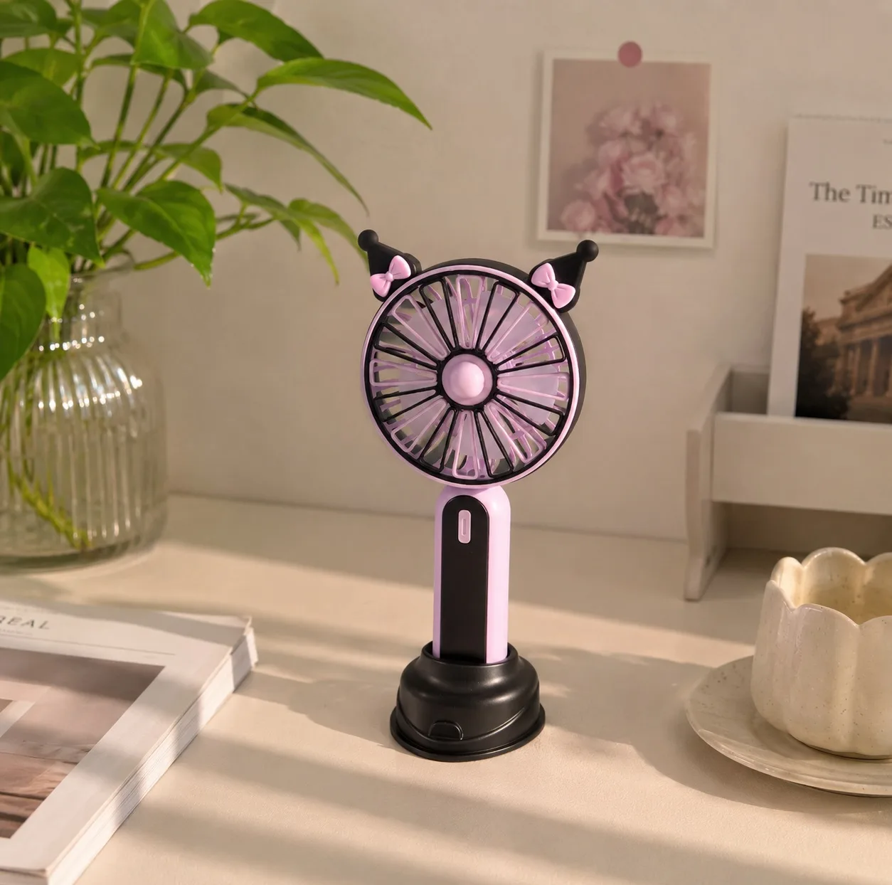 پنکه دستی شارژی مدل پایه دار کرومی کد Mini Circle Portable & Rechargeable Fan