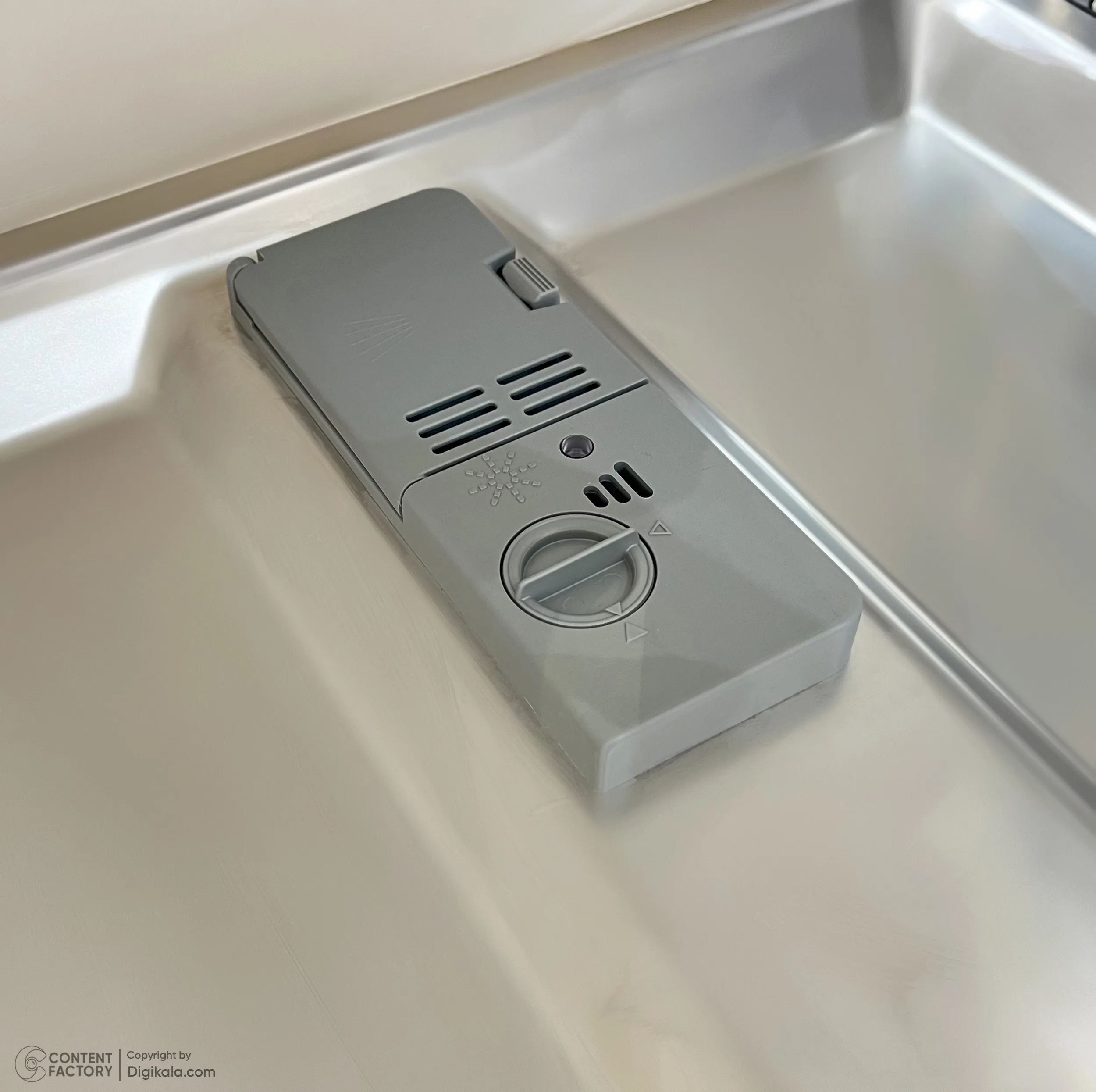 ماشین ظرفشویی ۱۵ نفره بلانتون مدل BBT-DW1521W