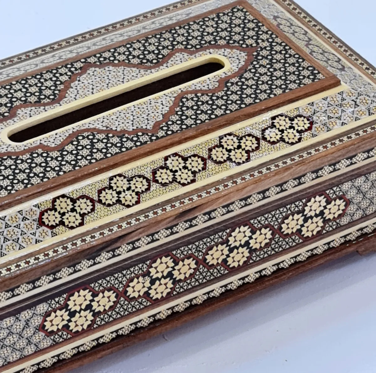 جعبه دستمال کاغذی خاتم کاری چوبی مدل کلبه ای لاله ای