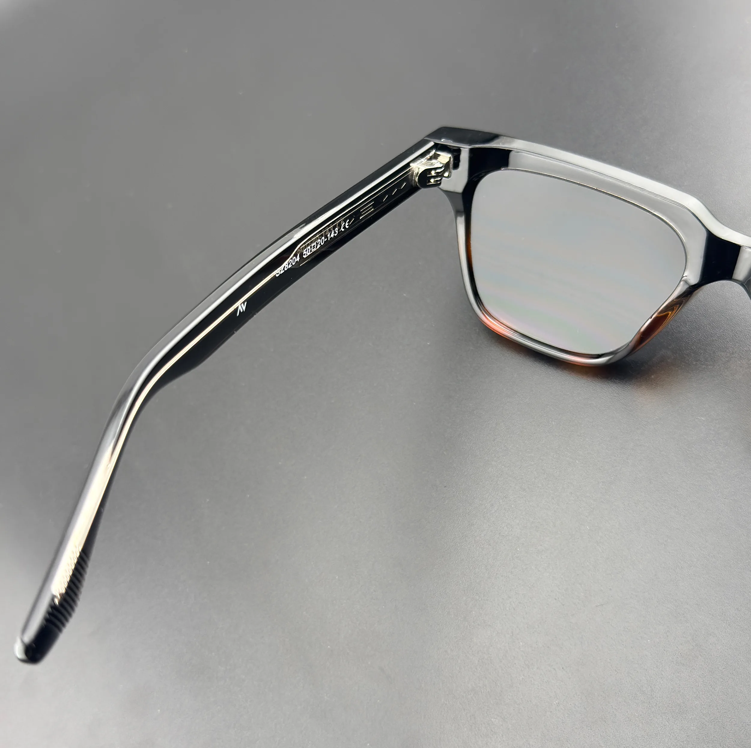 عینک آفتابی ویفرر (Wayfarer) آلبرت وگ مدل SZ8204 Tortoise Obsidian