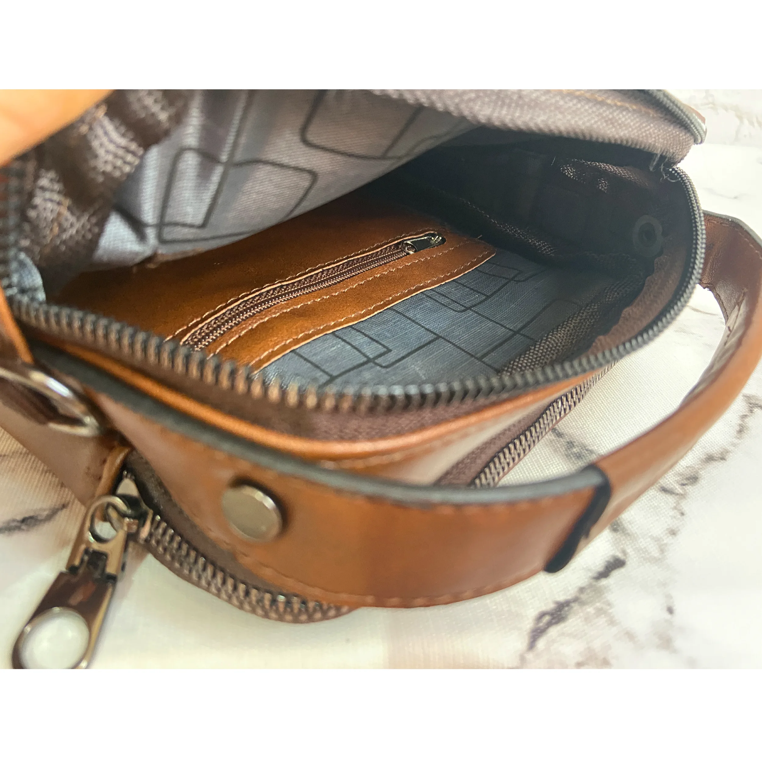 کیف رودوشی مردانه بیورا مدل dbb55