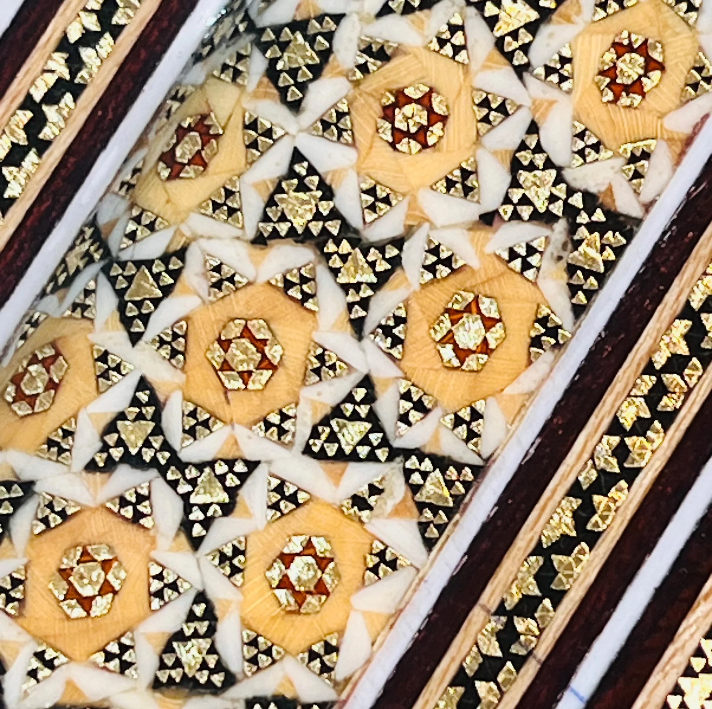 تابلو خاتم کاری چوبی صنایع دستی فاخر مدل گوشه دار ممتاز طرح اسماء الحسنی و چهار قل کد HQ53p43in4030-6f6