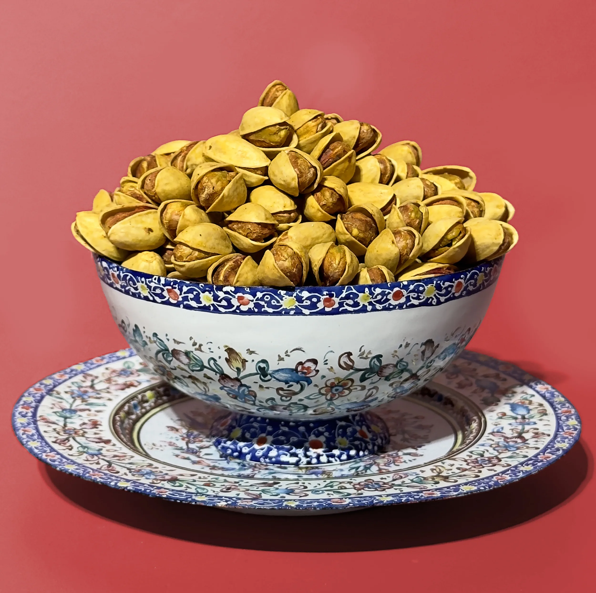 پسته احمد آقایی شور - 500 گرم