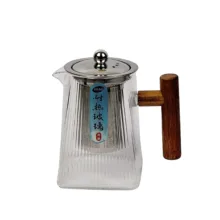 قوری مدل کف مربع دسته چوب گنجایش 750 میلی لیتر