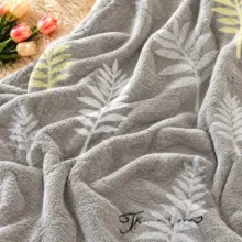 پتو مسافرتی 1 نفره طرح لیزری مدل سرخس رنگی سایز 160×220 سانتی‌متر