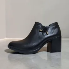 نیم بوت زنانه مدل W40 طرح ساده رنگ مشکی